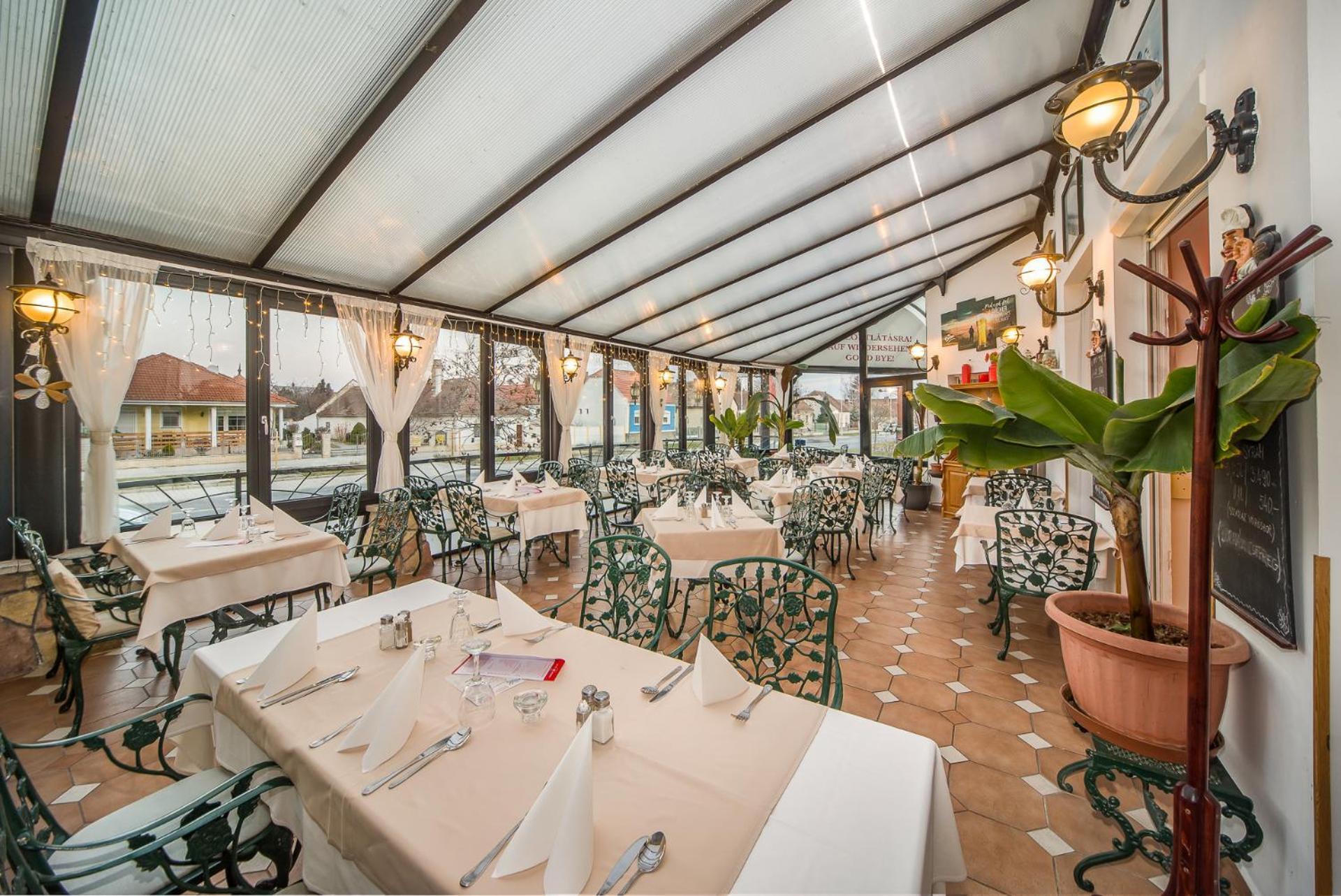 Bük Hotel Piroska מראה חיצוני תמונה